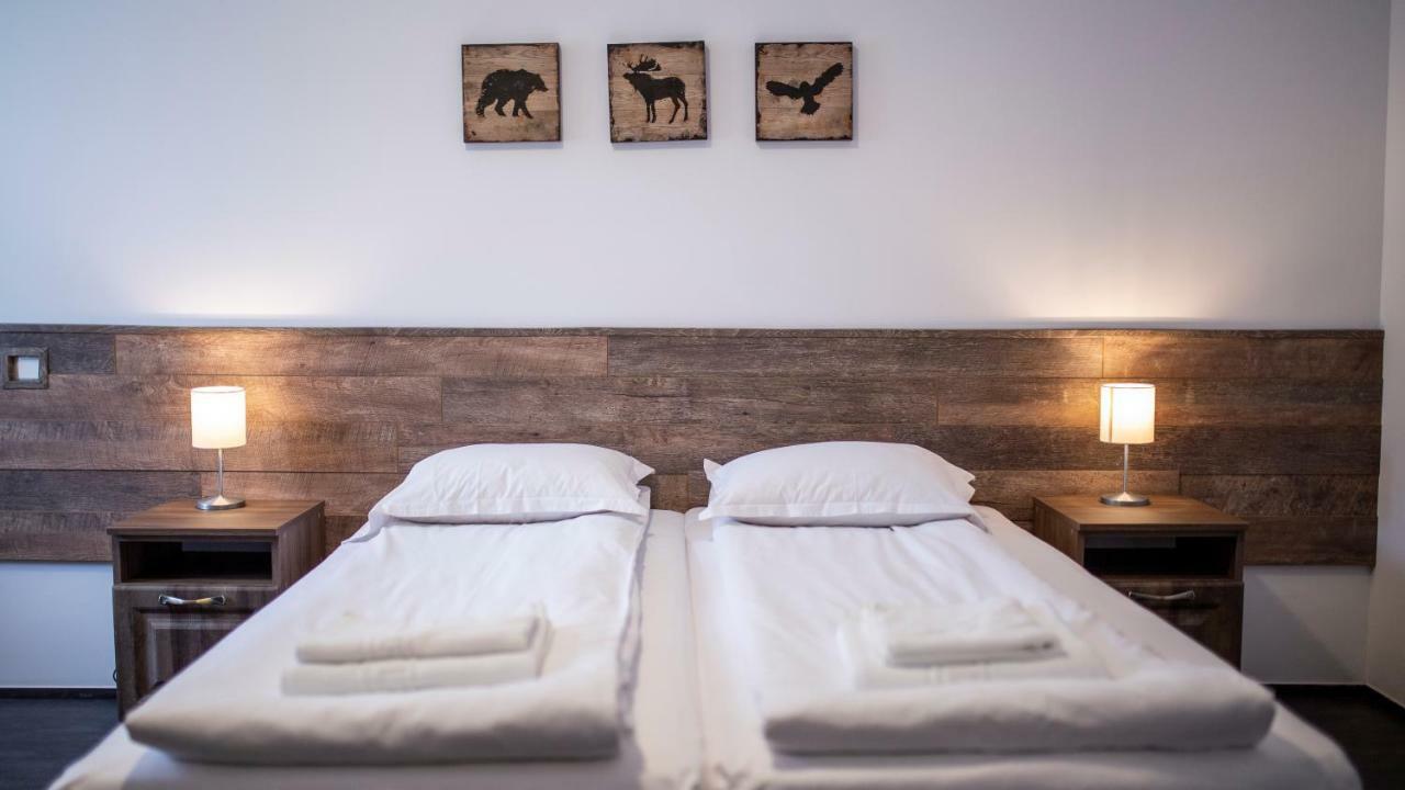 Hotel Floare De Colt Mînăstirea Humorului المظهر الخارجي الصورة